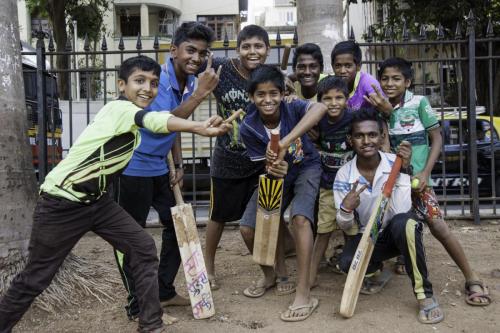 Coup de batte à Mumbai : le cricket en Inde. 2016.